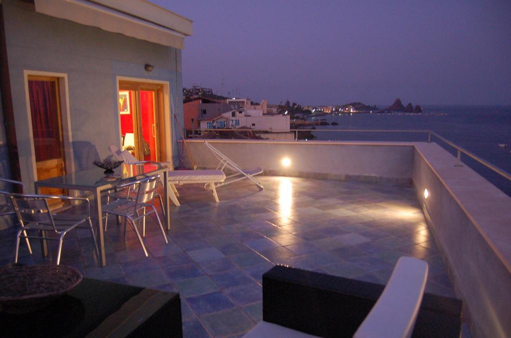 La Terrazza Sul Mare Bed & Breakfast Aci Castello Bilik gambar