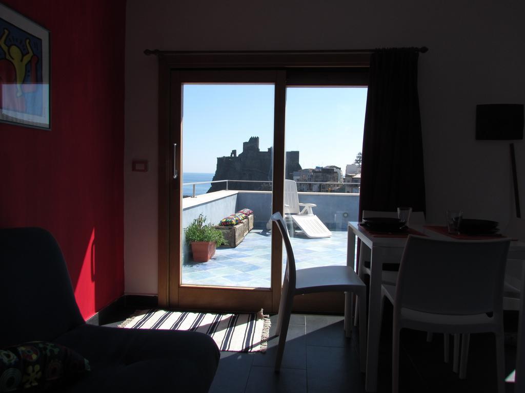 La Terrazza Sul Mare Bed & Breakfast Aci Castello Luaran gambar