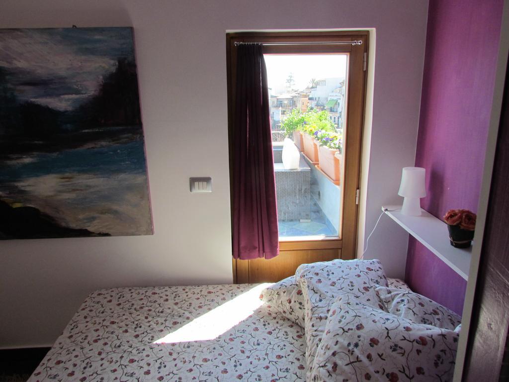 La Terrazza Sul Mare Bed & Breakfast Aci Castello Luaran gambar